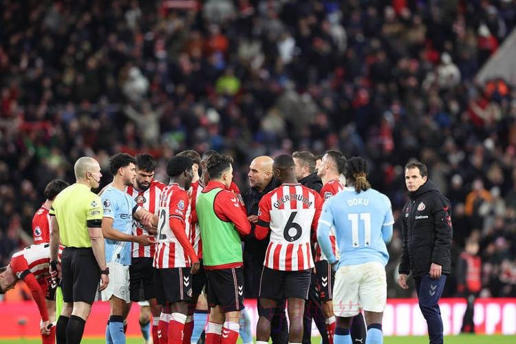 升班马震撼英超！魔鬼主场10战不败+狙击前3，让12亿曼城气到破防